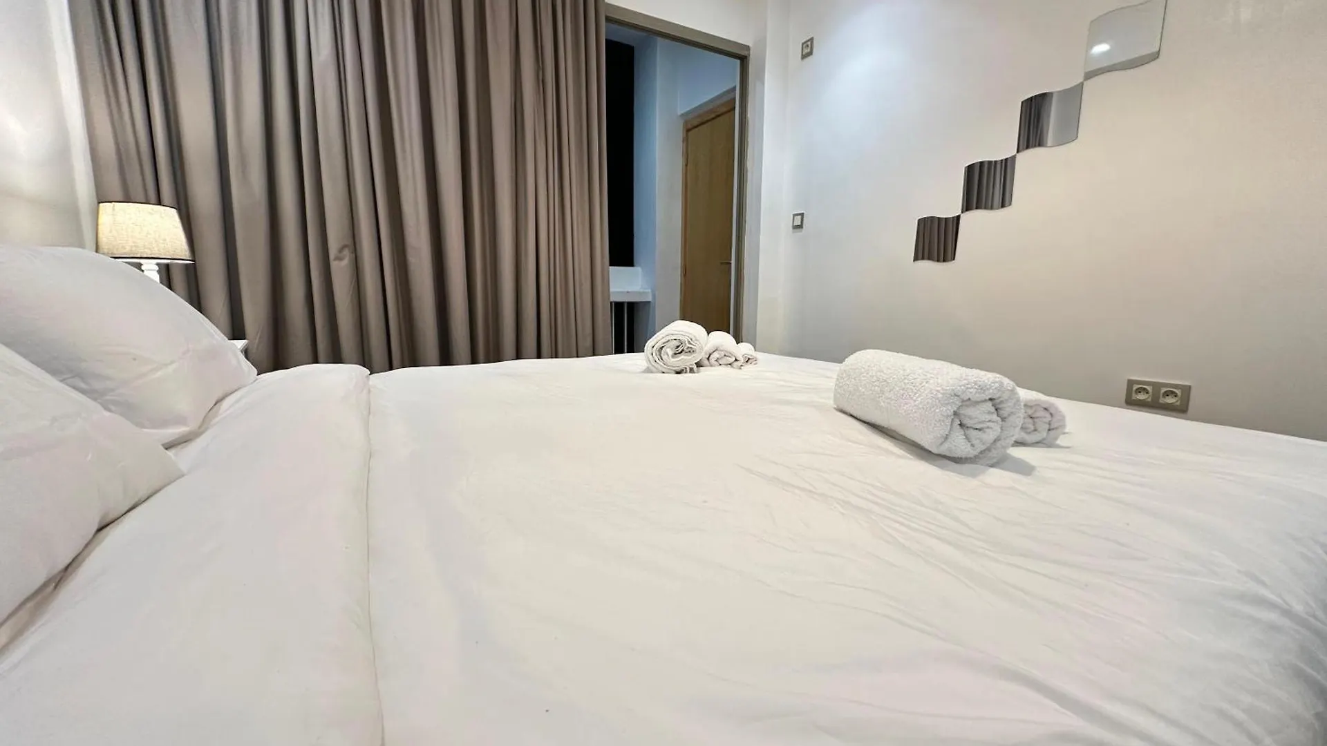 Appartement Lumineux Bien Equipe Derriere Hotel Idou Anfa Pas De Vis-A-Vis Casablanca 0*,  Morocco